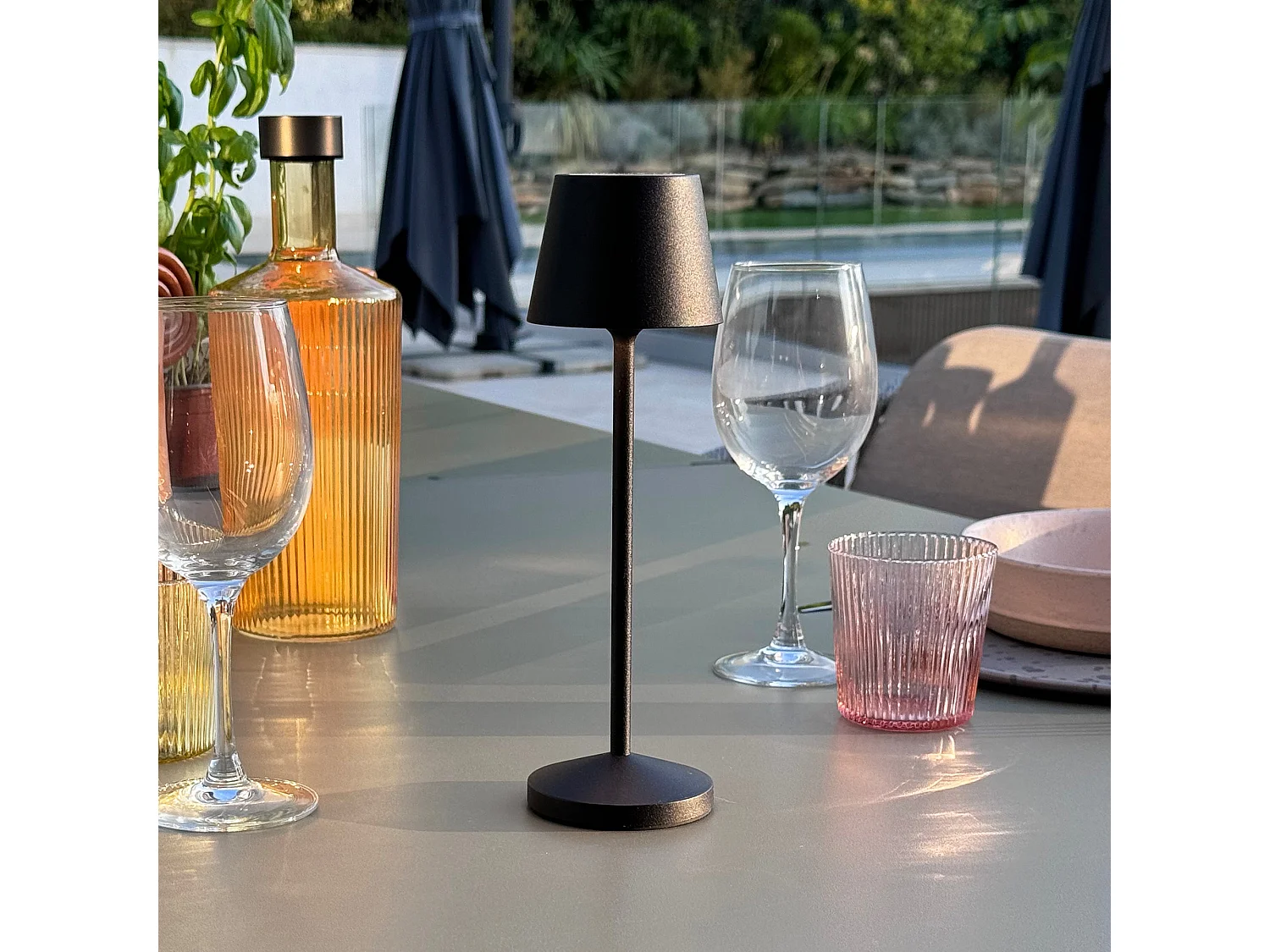 9 lampes avec plateau de chargement EMILY Noir Aluminium H25CM