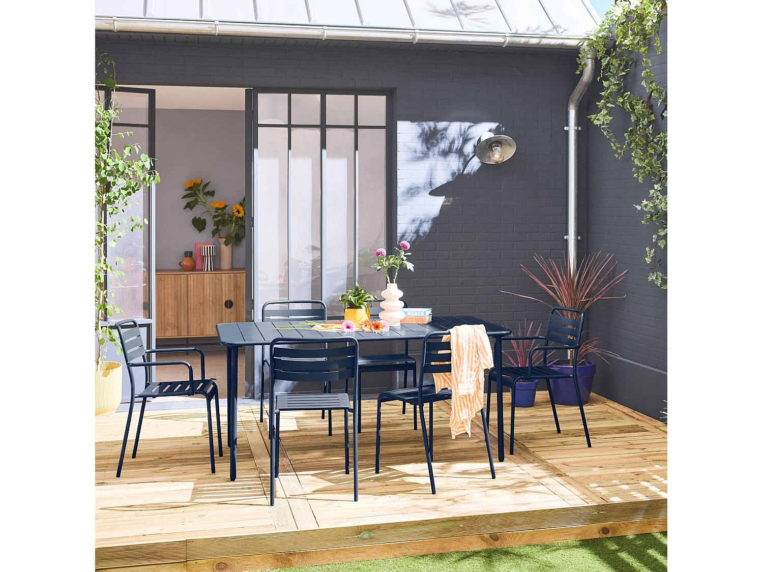 Set tavolo da giardino in acciaio con 2 poltrone e 4 sedie, blu navy