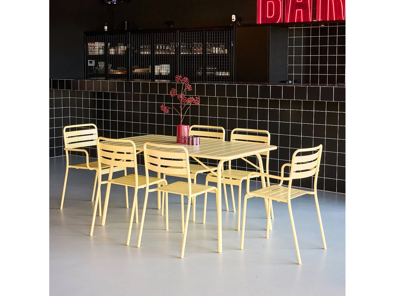 Mesa de jardín plegable de metal con 2 sillones y 4 sillas amarillo