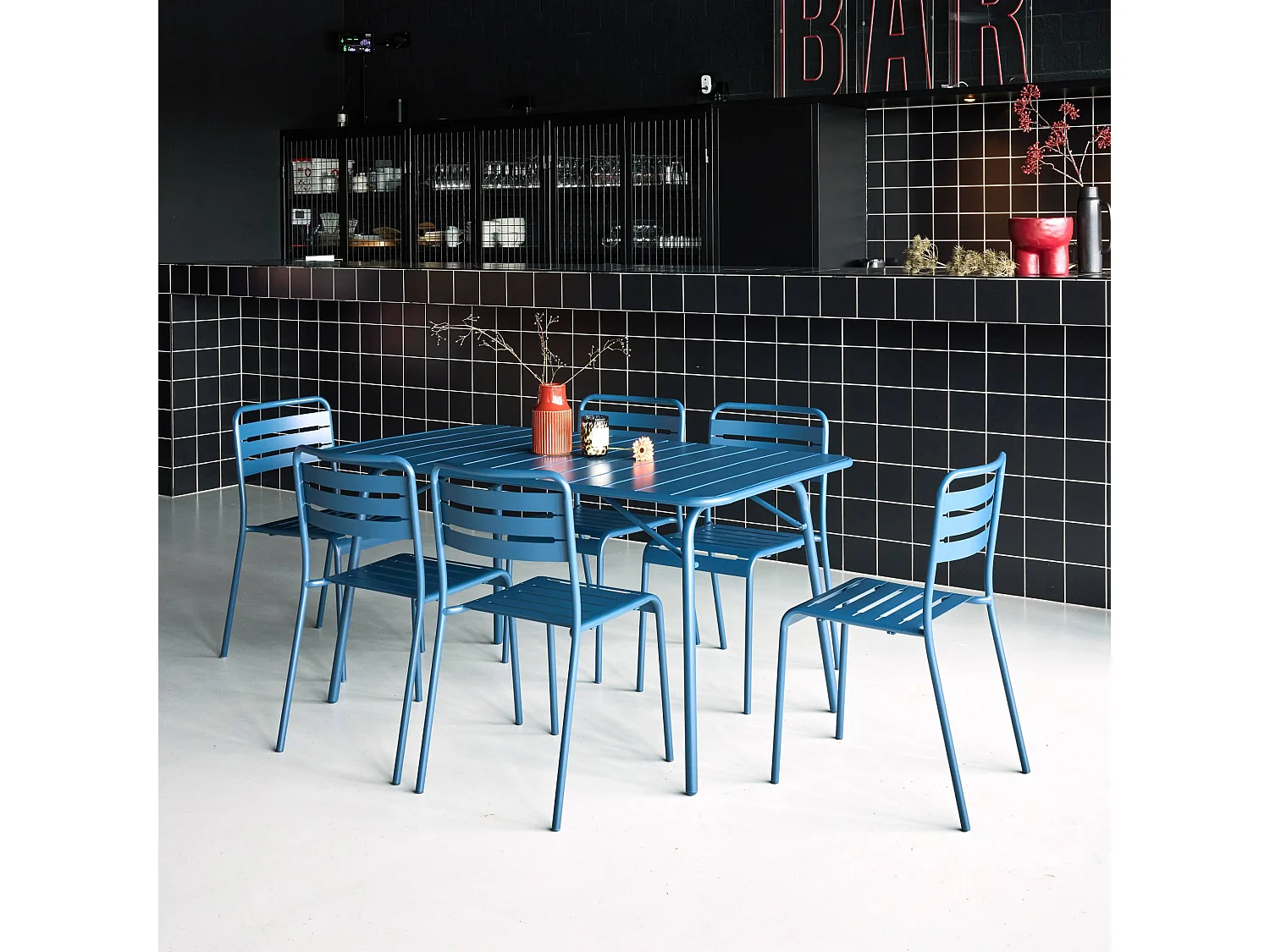 Mesa de jardín plegable de metal con 6 sillas azul marino