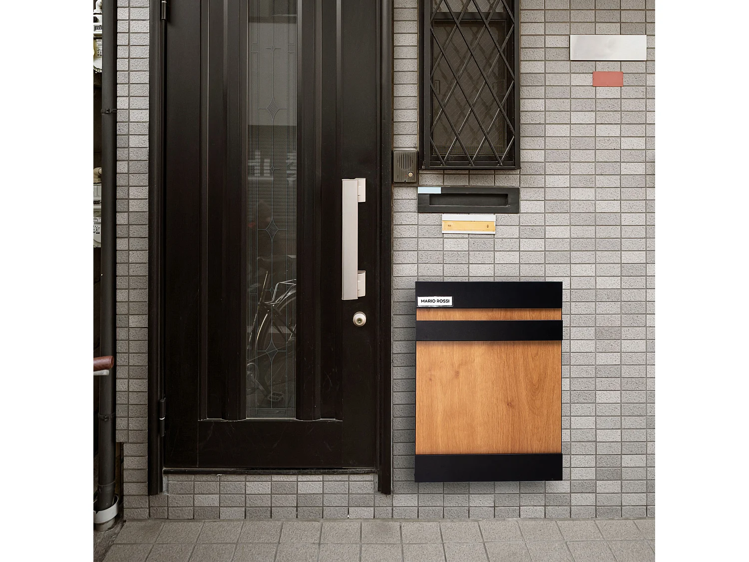 AOGA - Porta-cartas 44x35,5x58 cm em aço preto e contraplacado