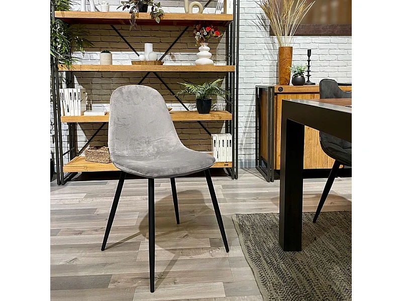 Lot de 2 chaises en velours gris clair avec pieds métal noir – BIBA 2