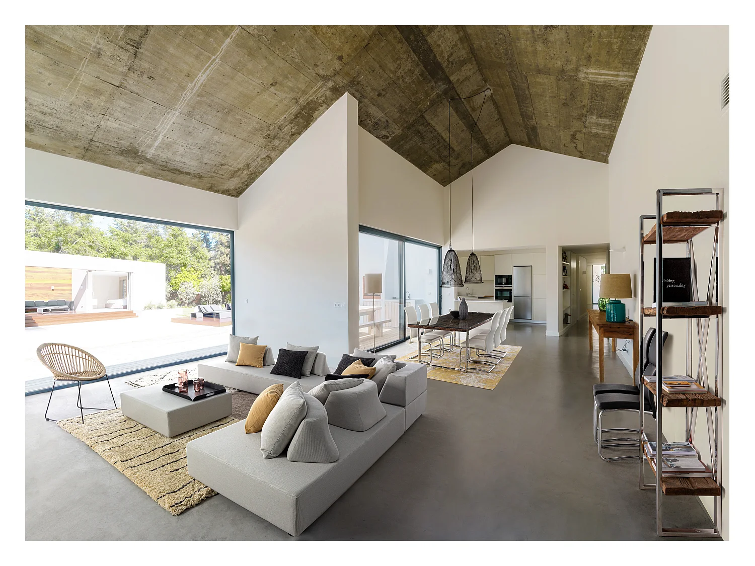 Lot de 4 chaises en simili cuir avec pieds acier chromé - Collection Thelma-Gris clair