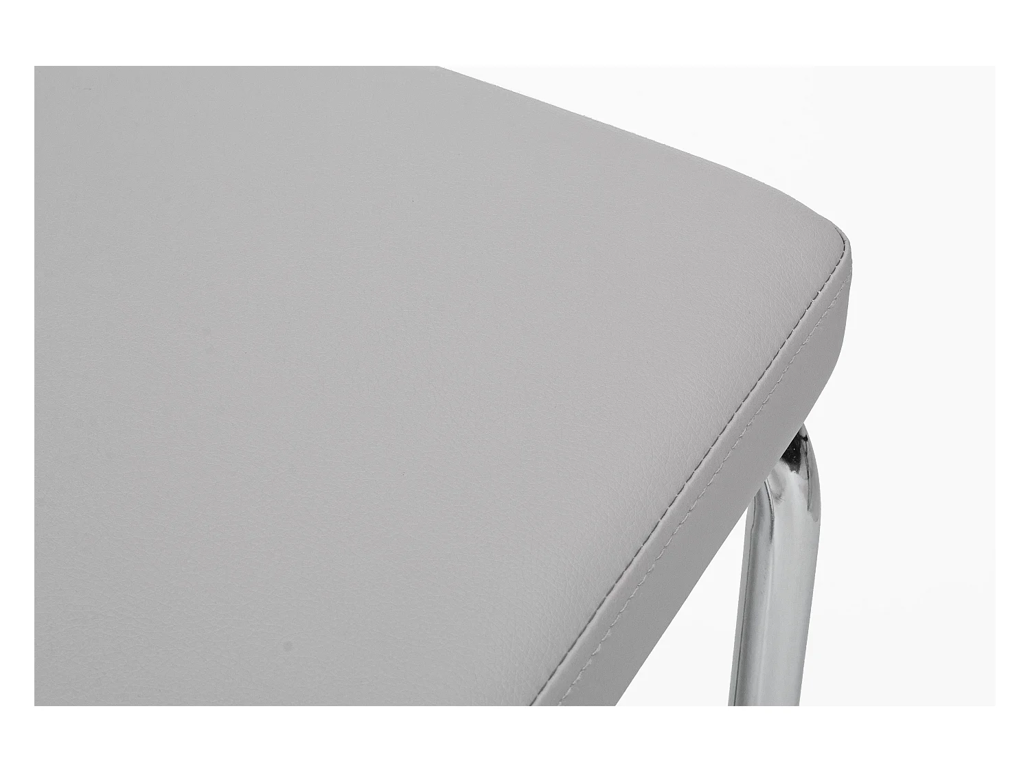 Lot de 4 chaises en simili cuir avec pieds acier chromé - Collection Thelma-Gris clair