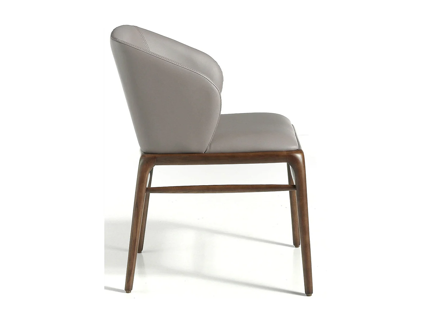 Chaise rembourrée en simili structure bois de frêne