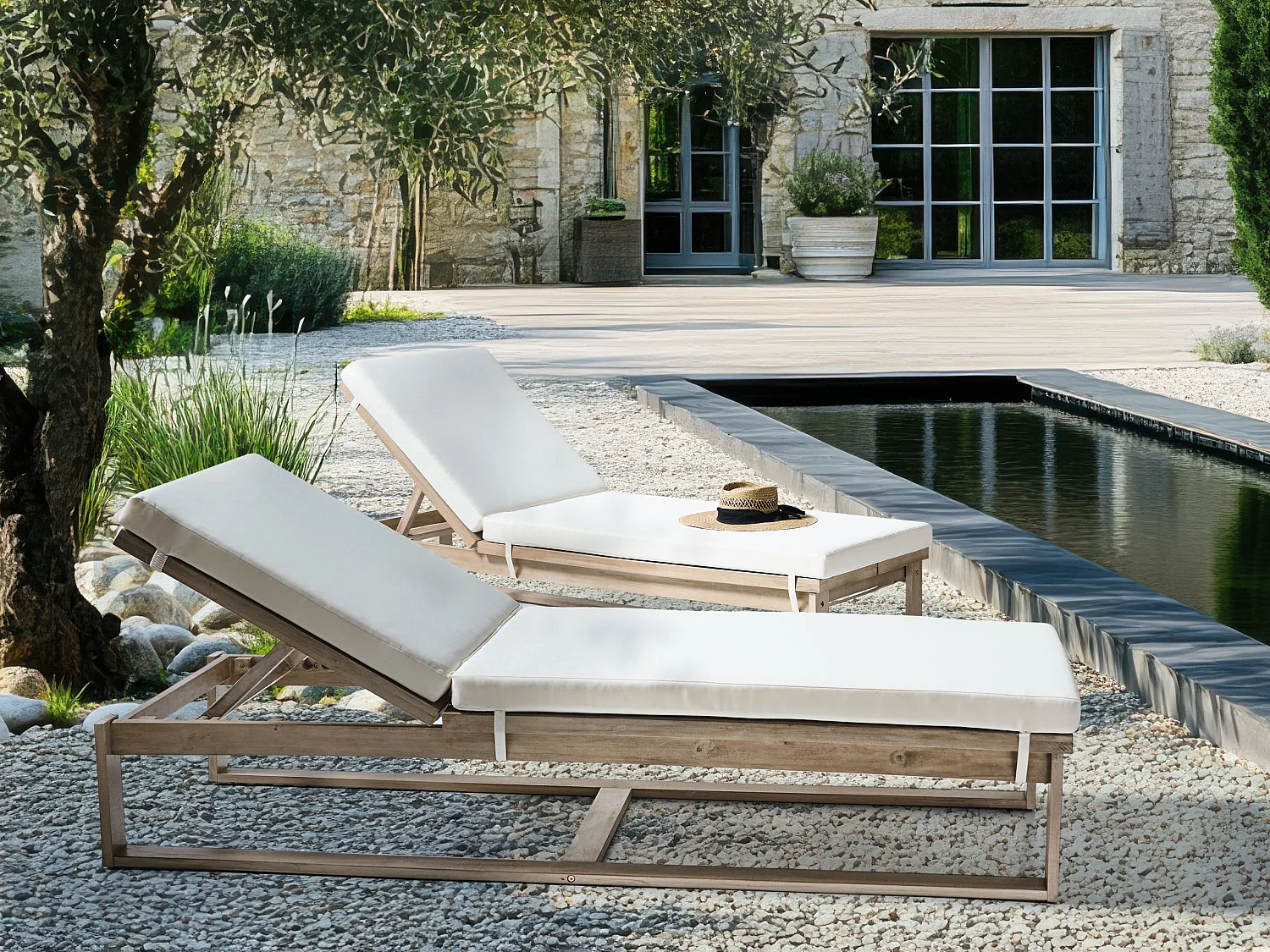 Zestaw 2 leżaków ogrodowych z poduszkami AZZANELLO Drewno akacjowe Złamana biel