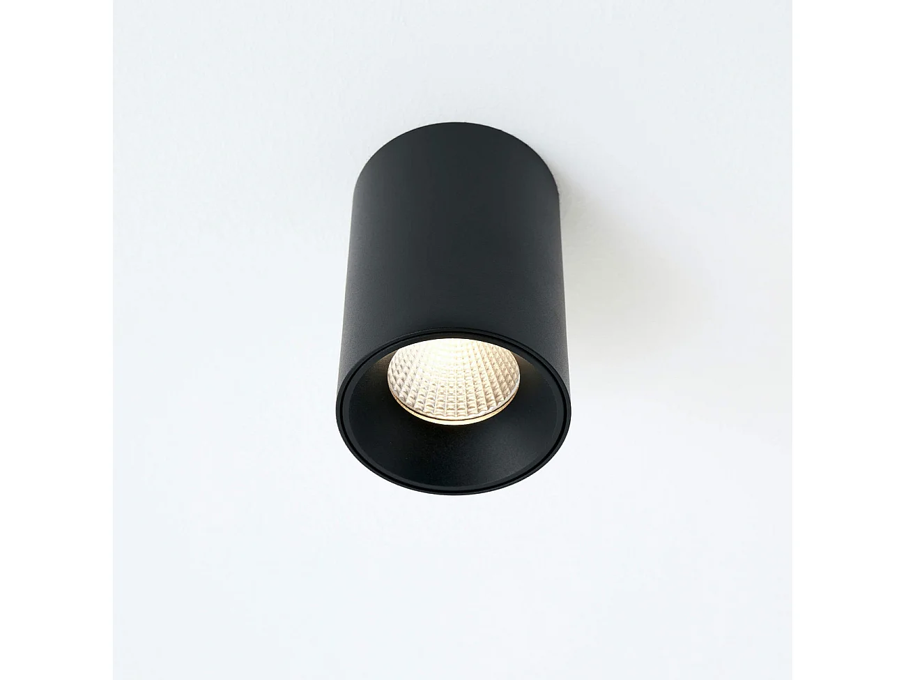 Plafonnier spot cylindrique noir LED - Ezzio
