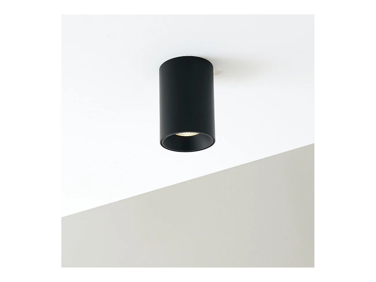 Plafonnier spot cylindrique noir LED - Ezzio