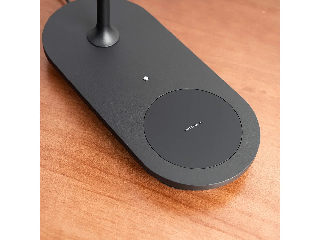 Lampe à poser LED avec chargeur portable sans fil - Fabro