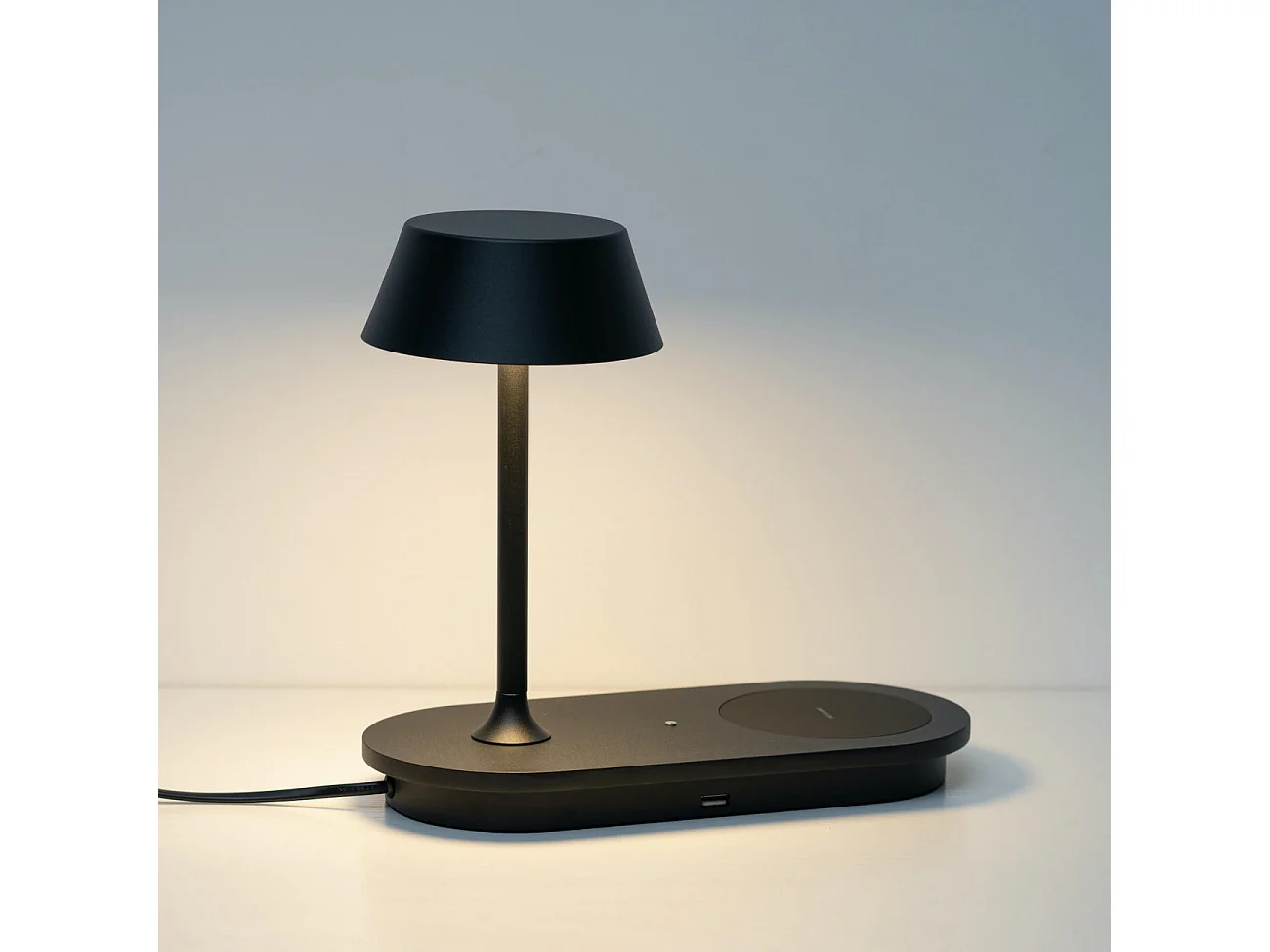 Lampe à poser LED avec chargeur portable sans fil - Fabro