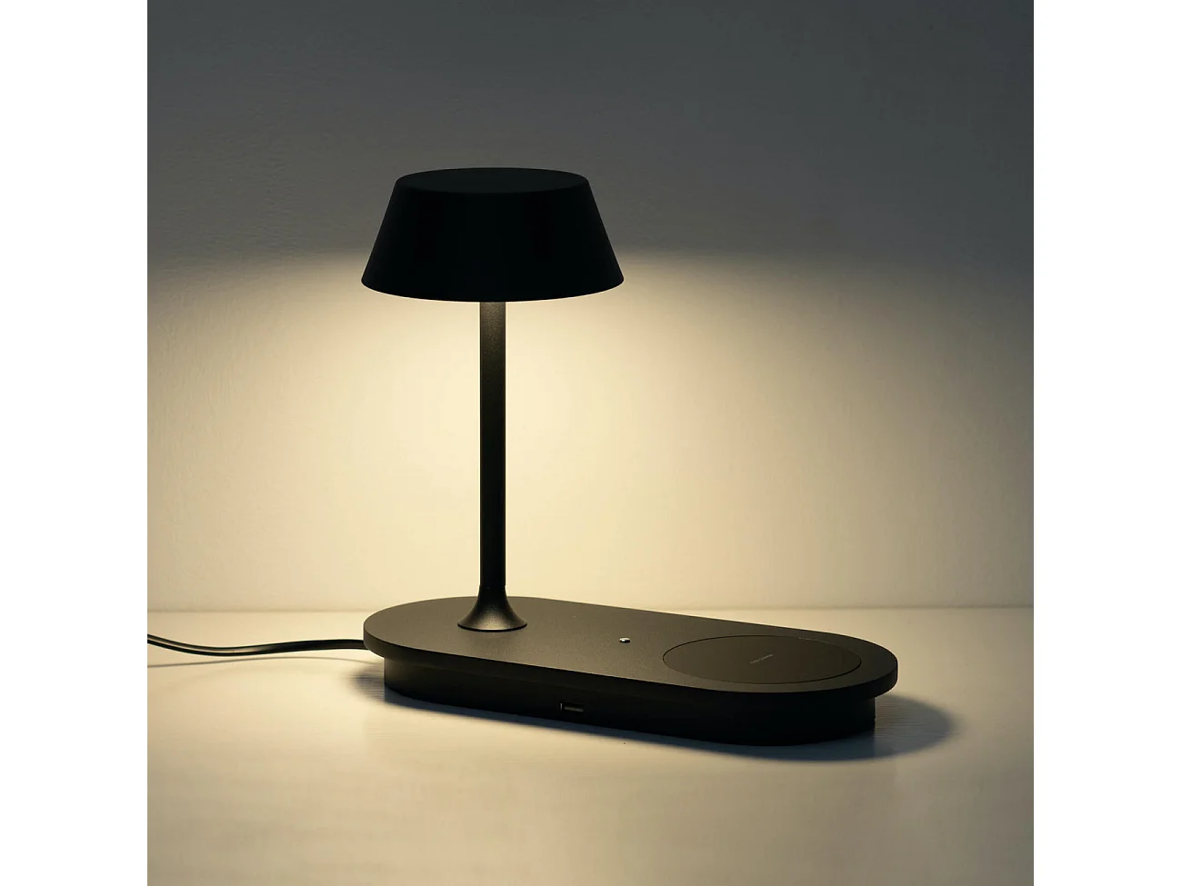 Lampe à poser LED avec chargeur portable sans fil - Fabro