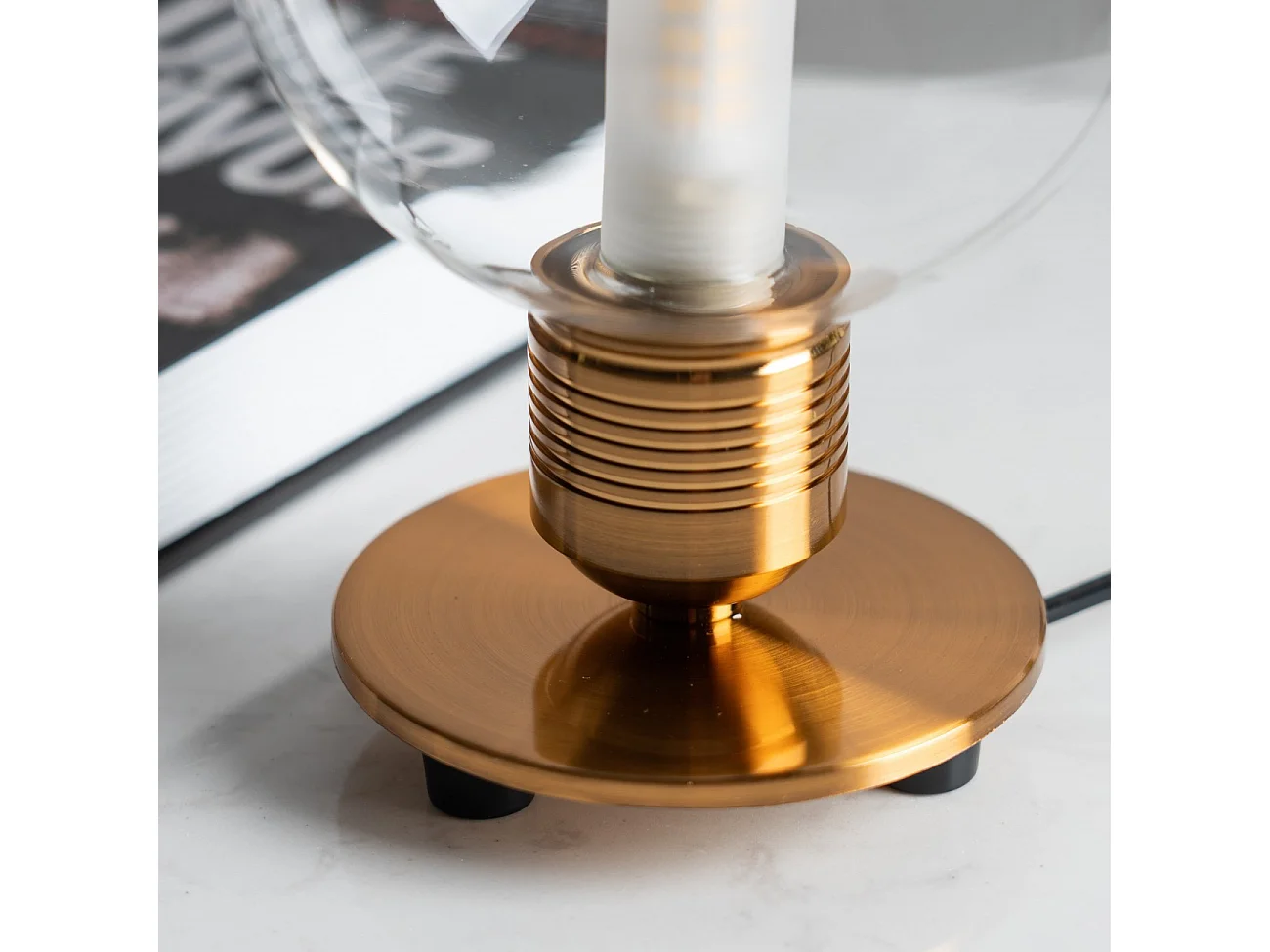 Lampe de chevet vintage dorée en verre - Giani