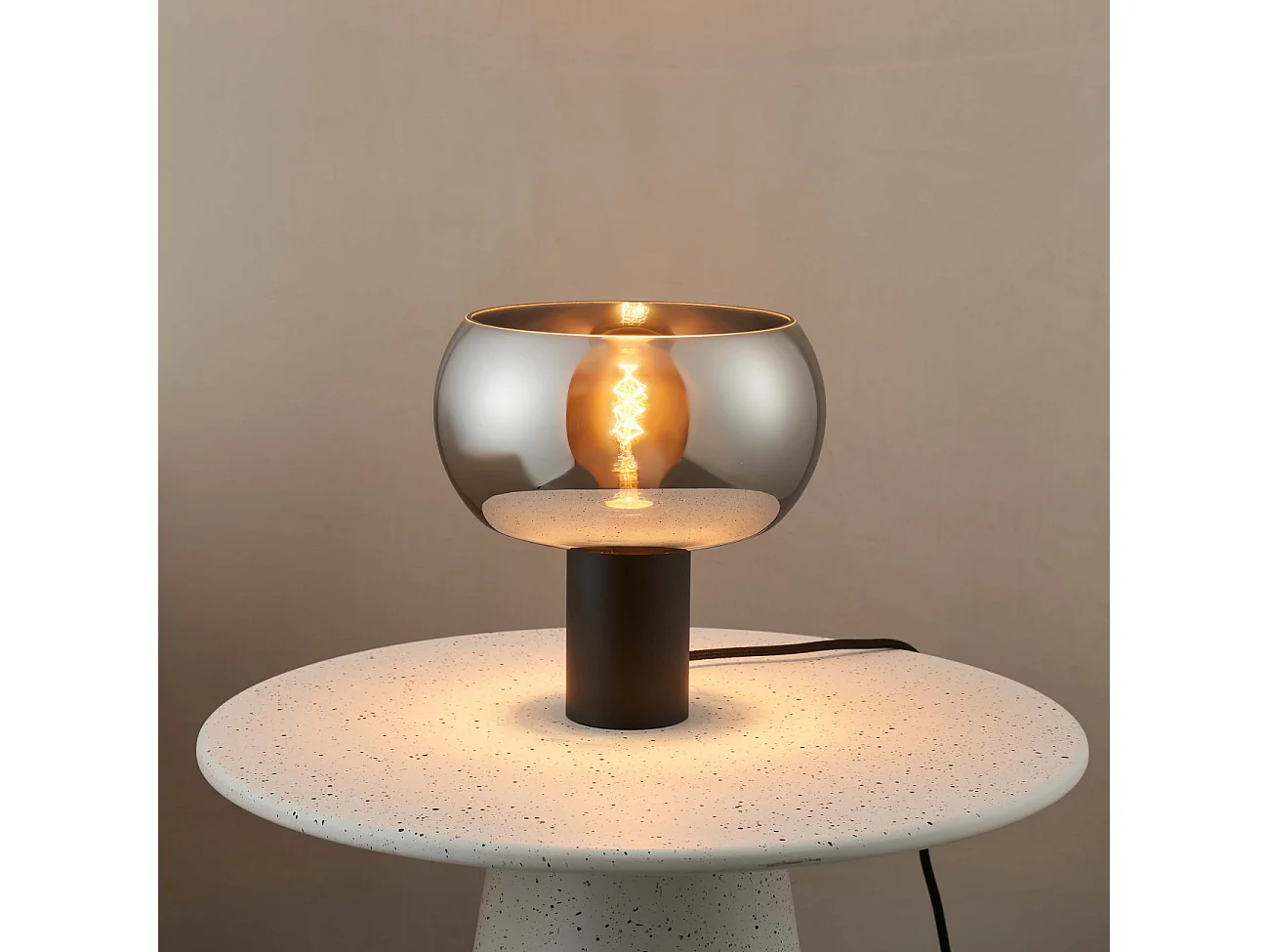 Lampe à poser moderne abat-jour verre fumé - Milan