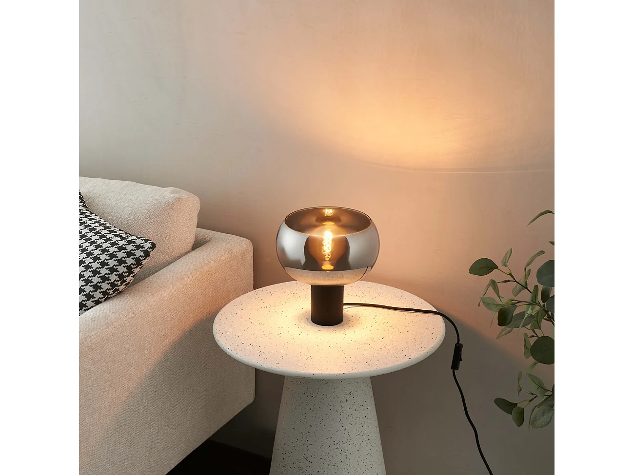 Lampe à poser moderne abat-jour verre fumé - Milan