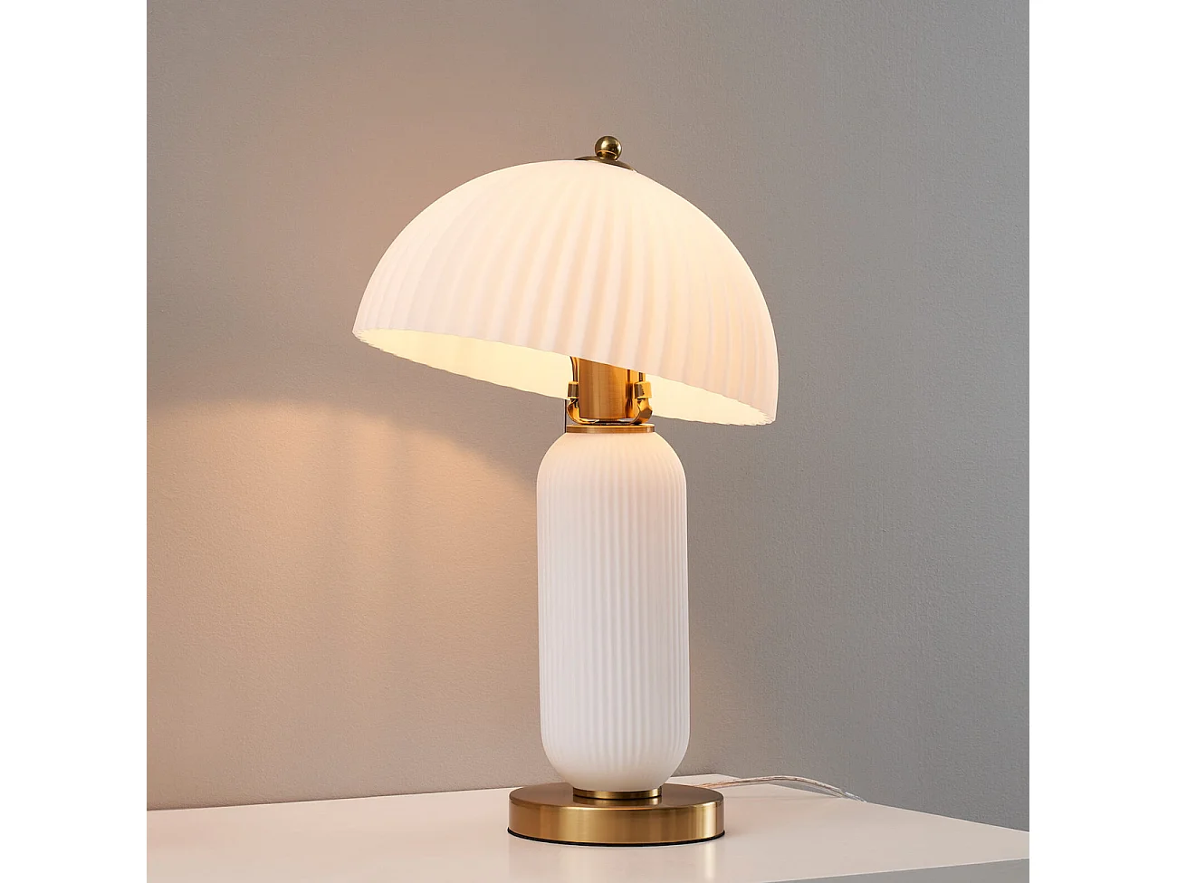 Lampe à poser vintage avec coupole en verre orientable - Adaline