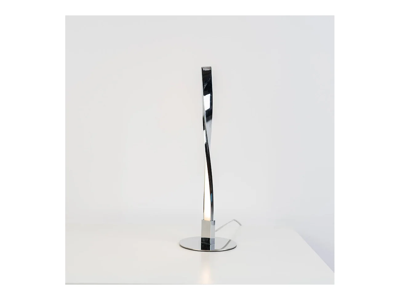 Lampe de chevet LED - design Pepa
