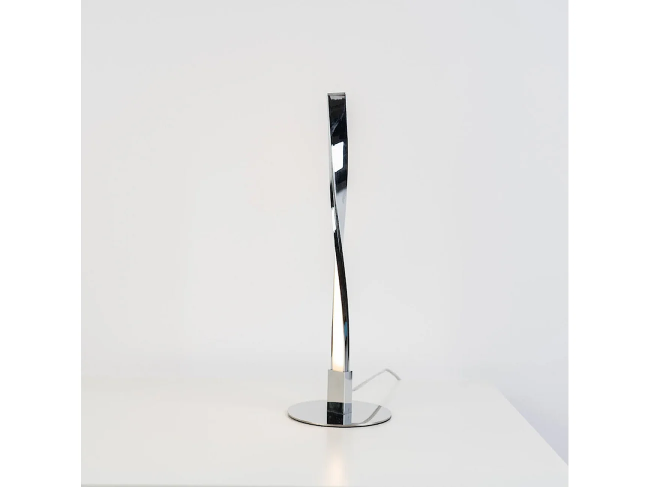 Lampe de chevet LED - design Pepa