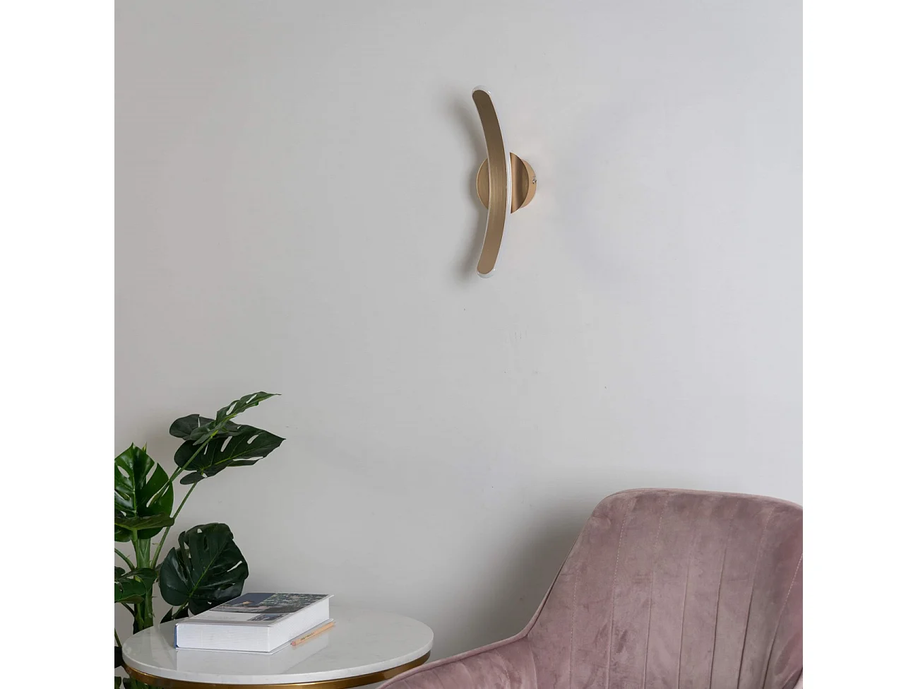 Applique murale design en arc LED laiton - Dawn