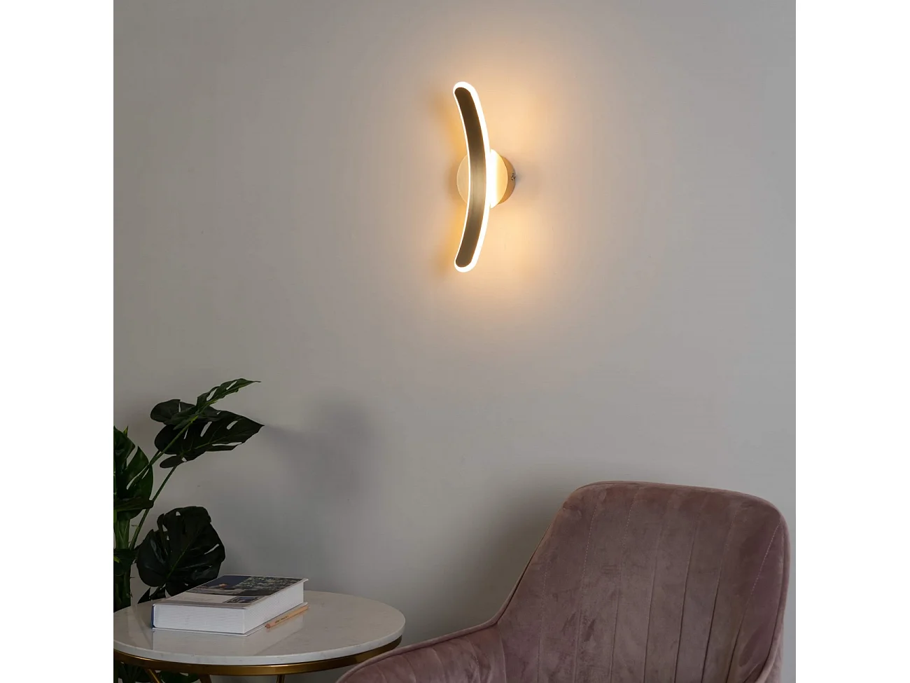 Applique murale design en arc LED laiton - Dawn
