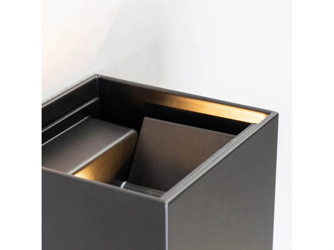 Applique LED design - noire IP54 - angle ajustable - Cubic