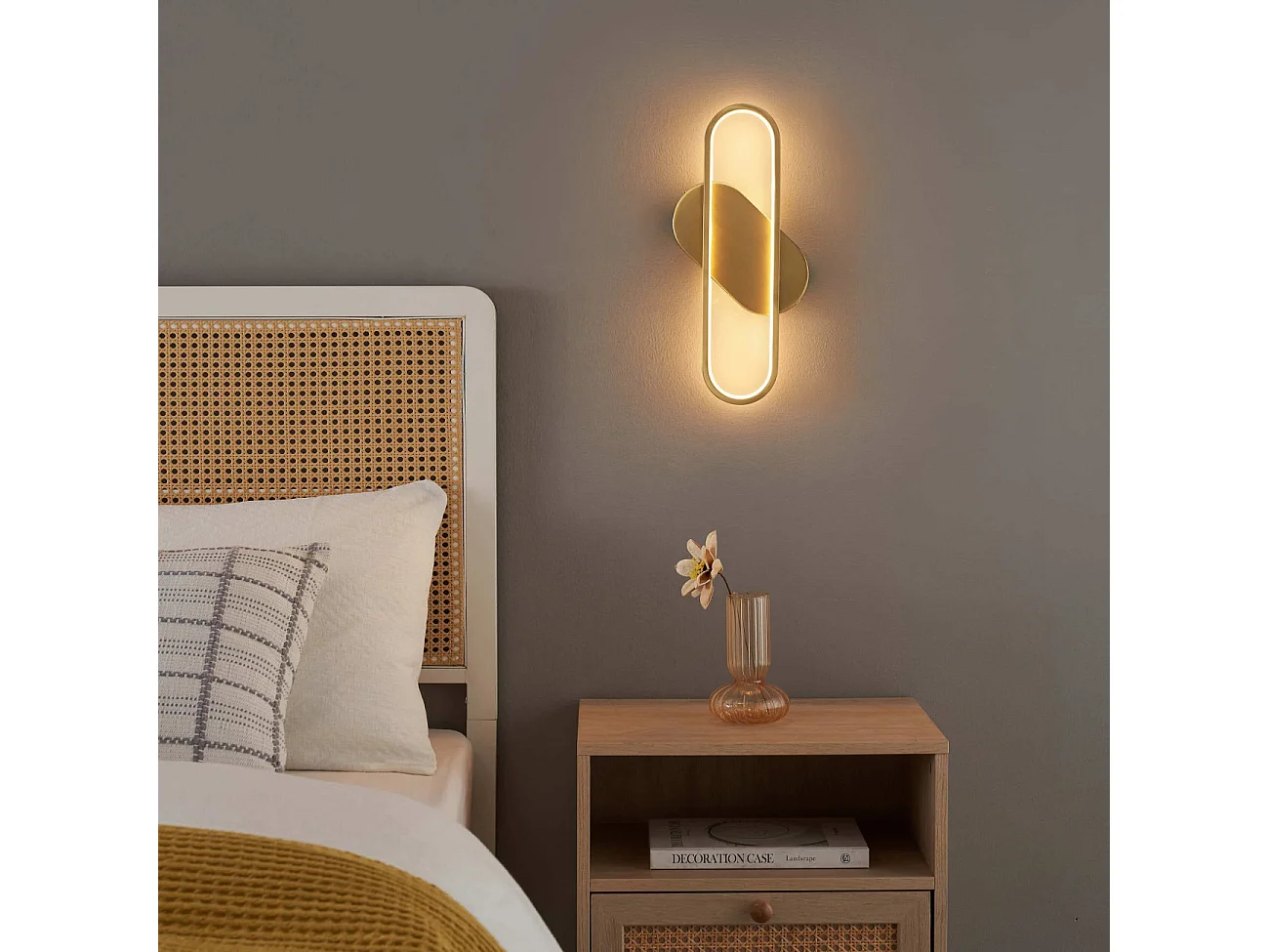 Applique murale dorée ovale design - Evelia