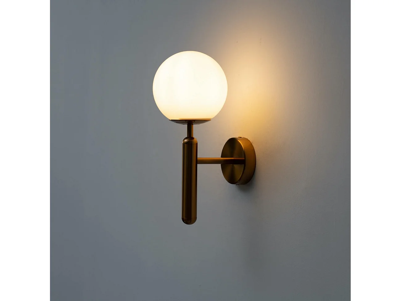 Applique lanterne laiton et verre blanc - Giovanna