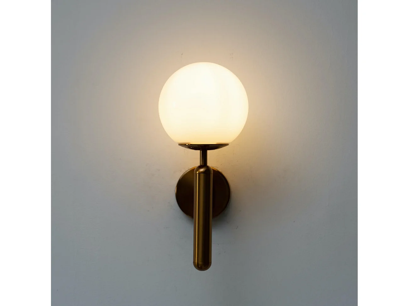 Applique lanterne laiton et verre blanc - Giovanna