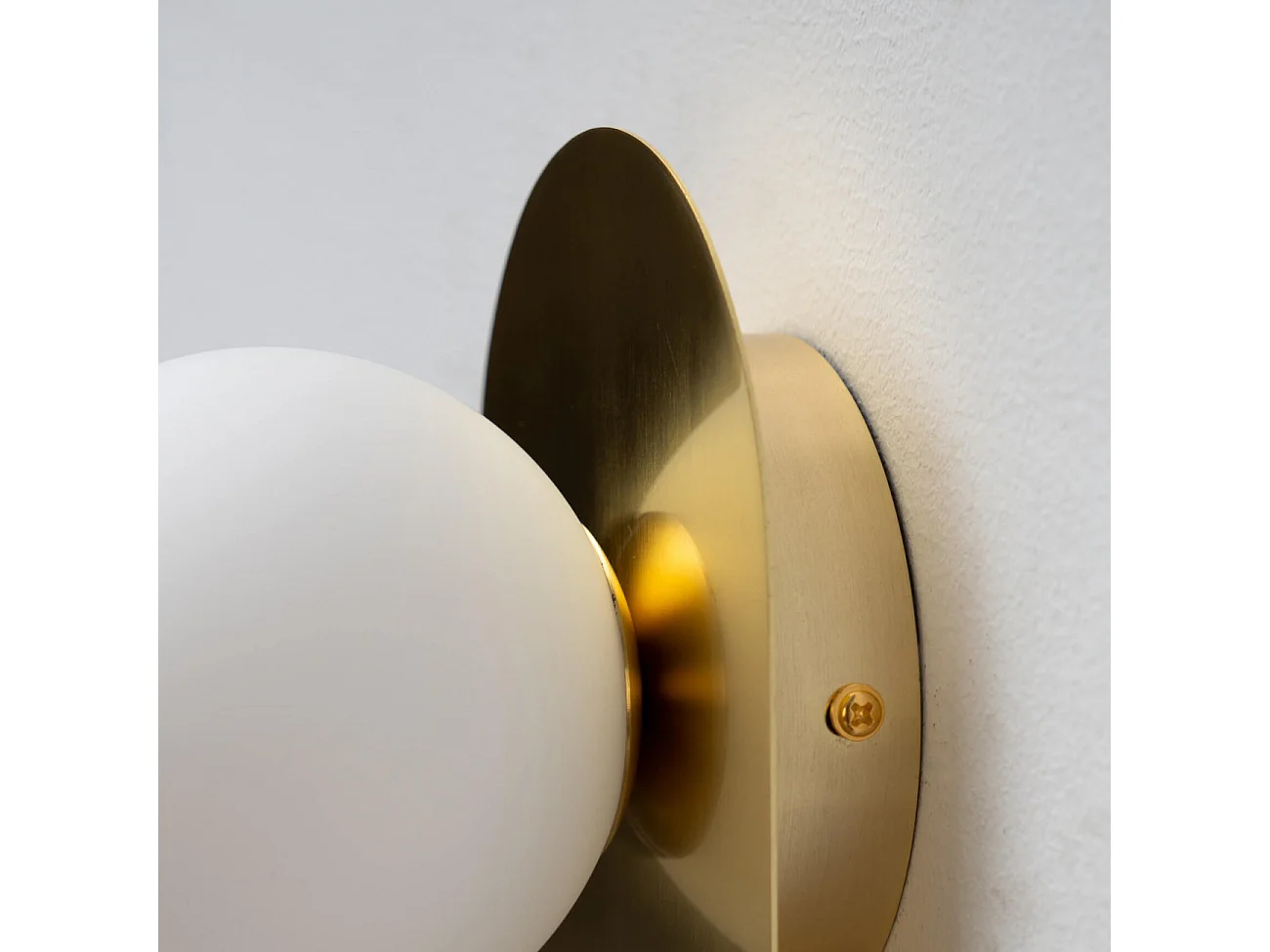 Applique minimaliste dorée satin et verre blanc - Mattina