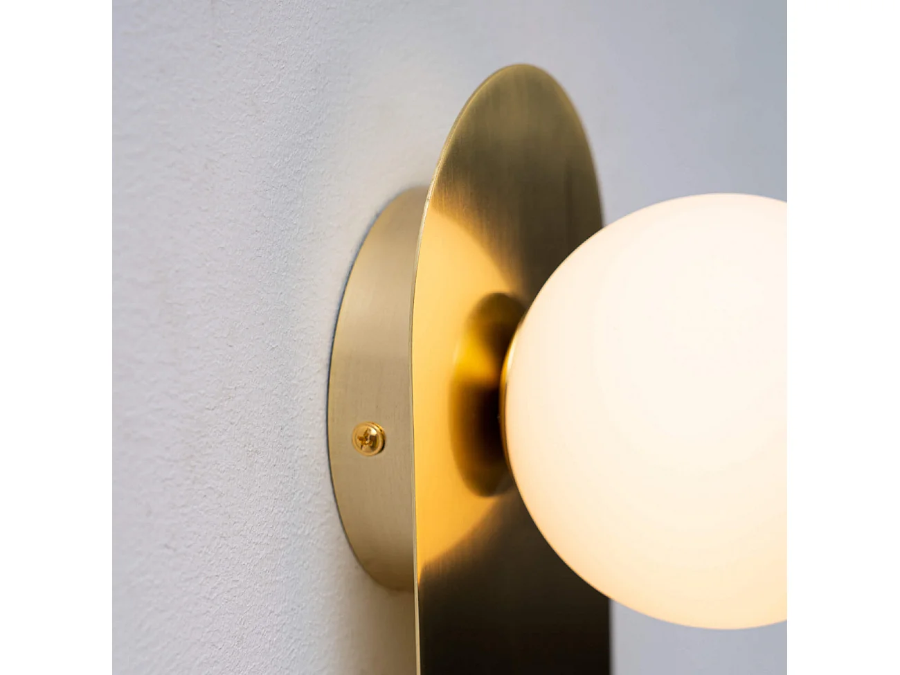 Applique minimaliste dorée satin et verre blanc - Mattina