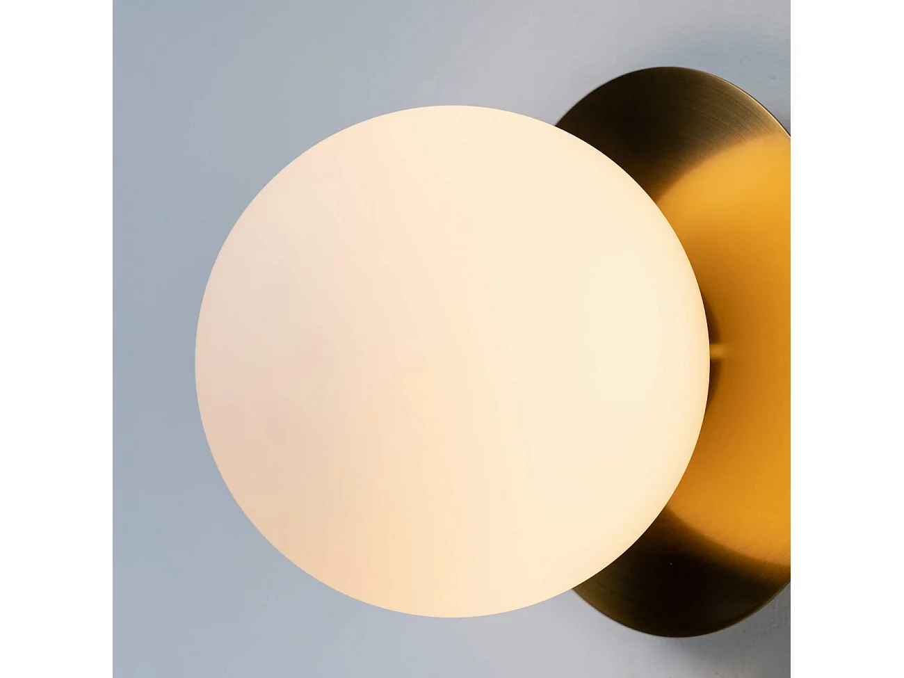 Plafonnier ou applique dorée en verre blanc - Fonzo