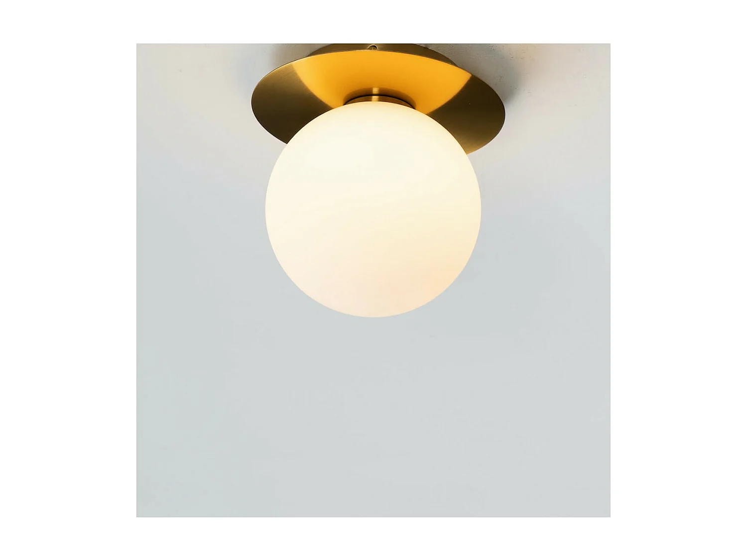 Plafonnier ou applique dorée en verre blanc - Fonzo