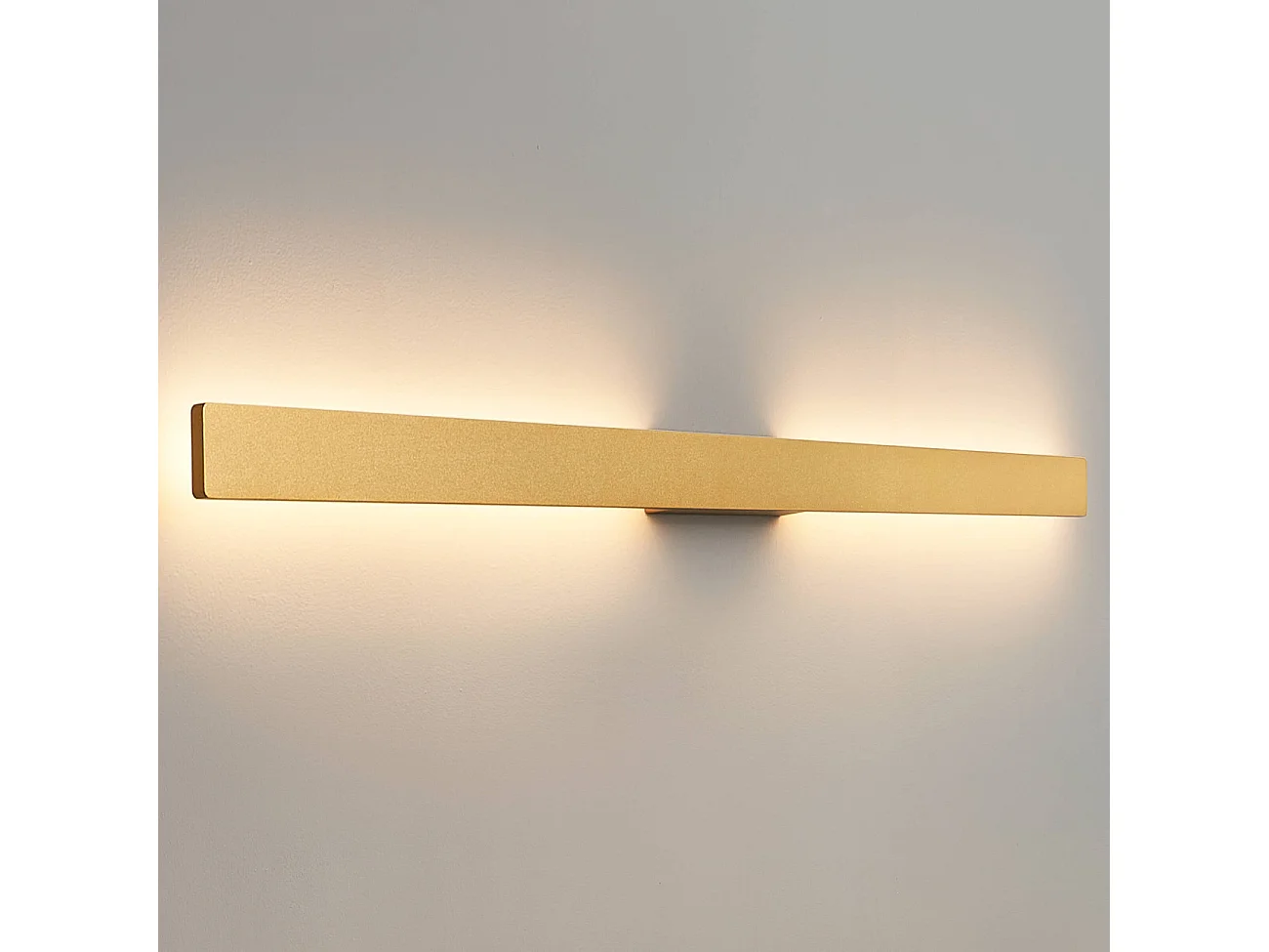 Applique ultra design minimaliste dorée LED extérieur - Sambai