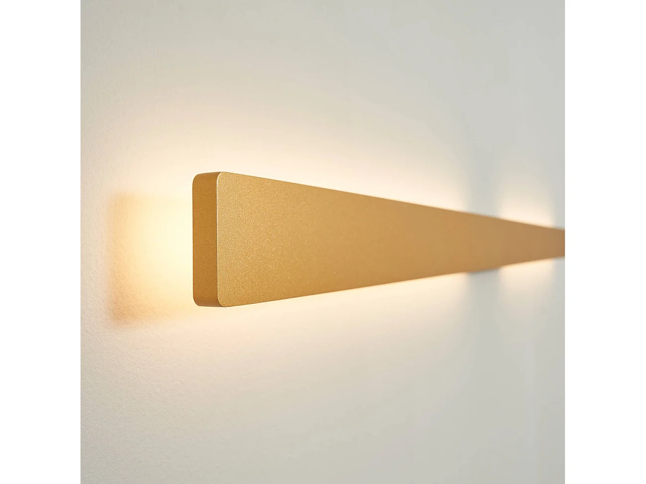 Applique ultra design minimaliste dorée LED extérieur - Sambai