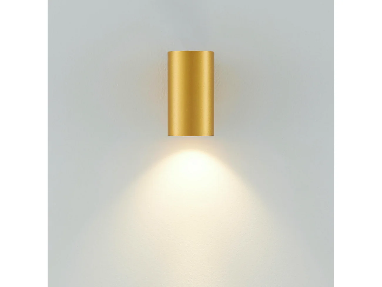 Petite applique murale cylindrique dorée - Liv