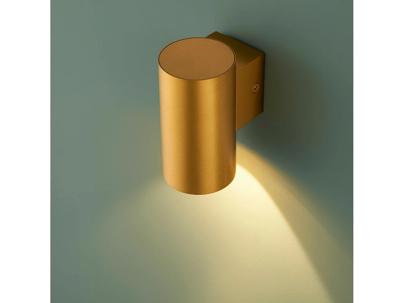 Petite applique murale cylindrique dorée - Liv