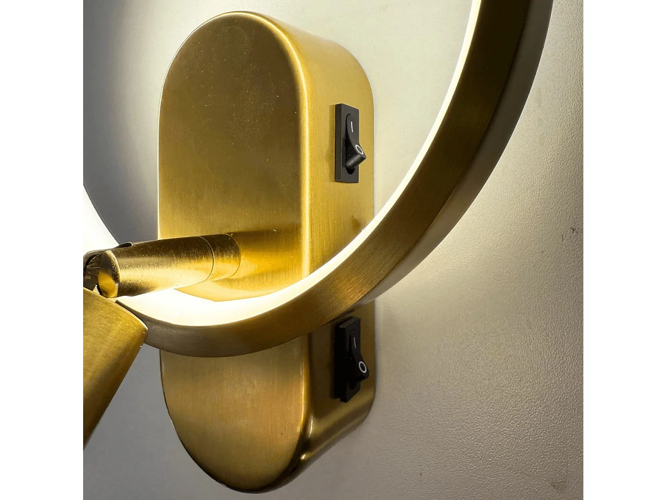 Applique dorée double lumière avec liseuse centrée - Lona