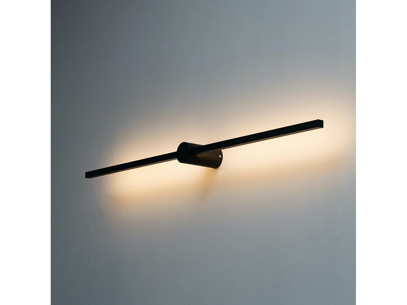 Longue applique ultra design noire 113 cm - Eydon