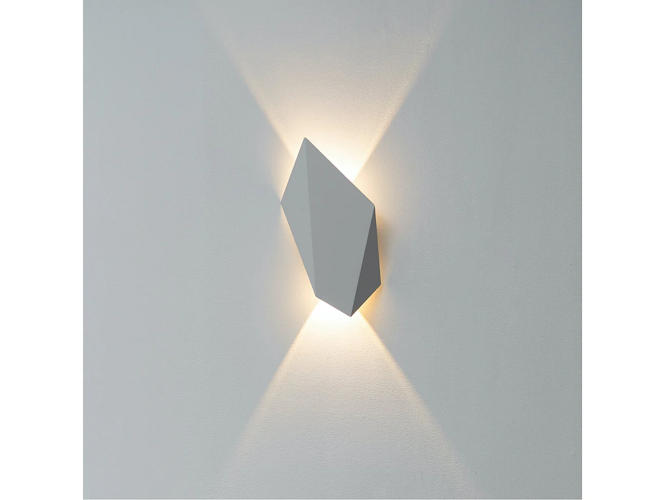 Applique blanche LED au design géométrique - Giada