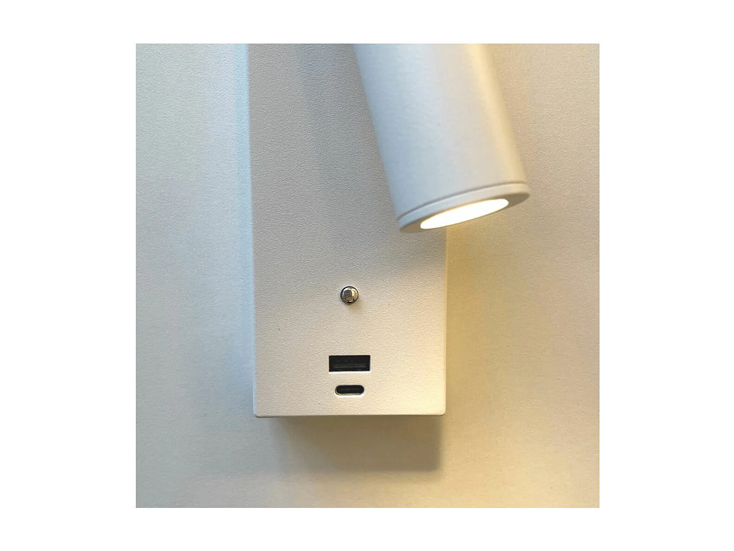 Applique LED liseuse avec port USB - Tofino