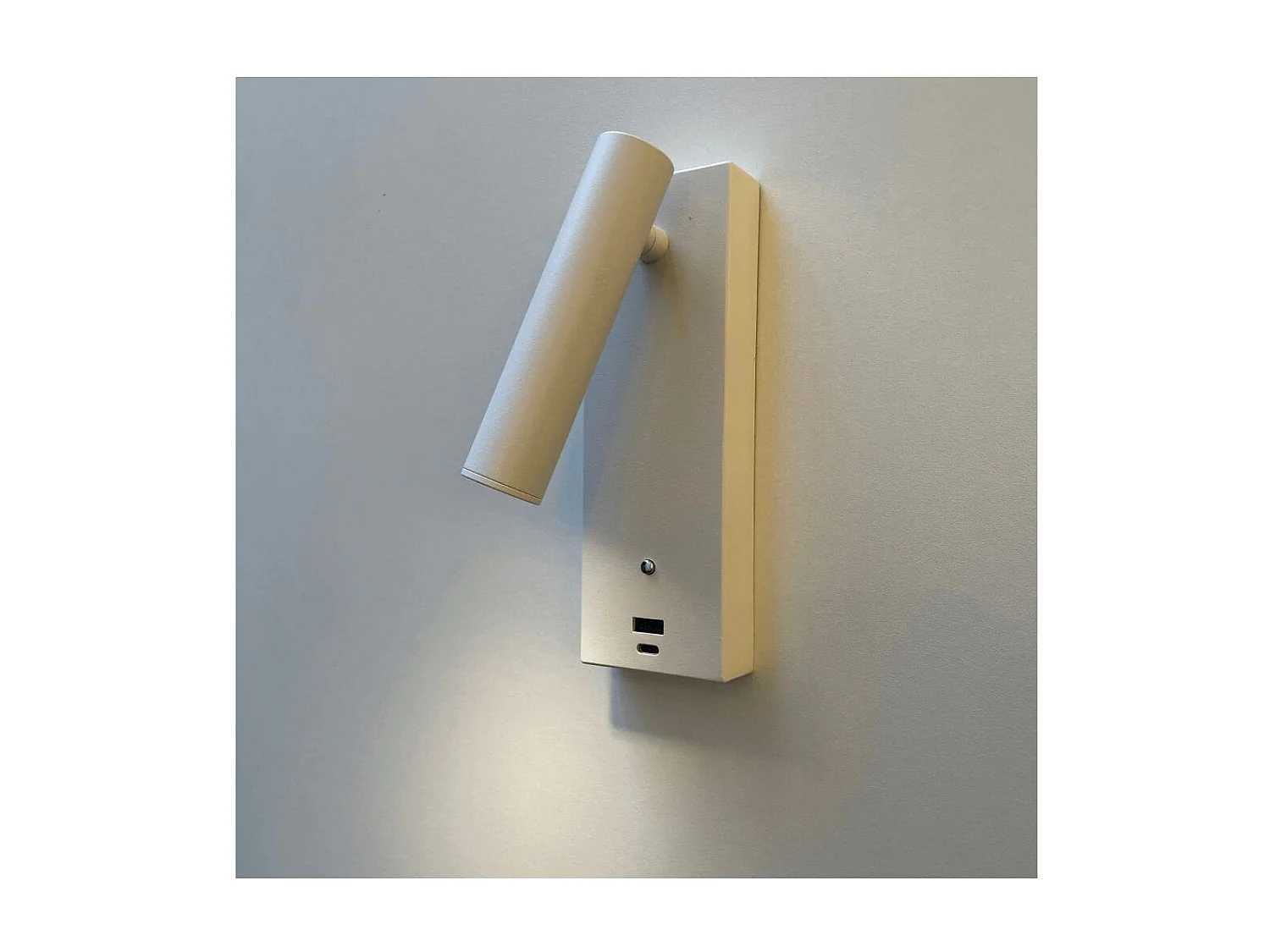 Applique LED liseuse avec port USB - Tofino