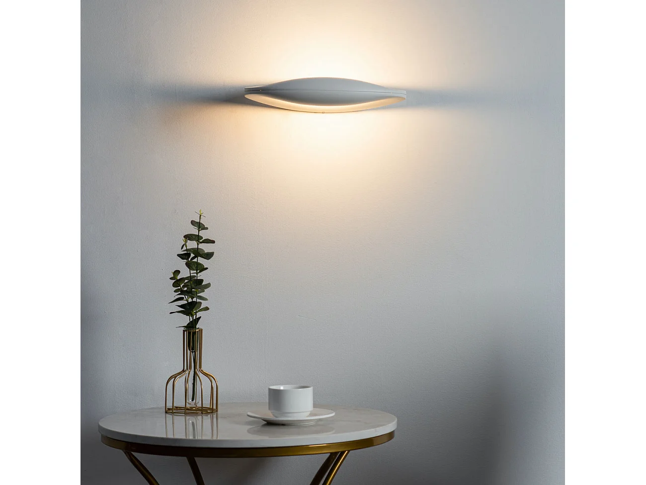 Applique blanche design LED aux courbes arrondies  - Melia