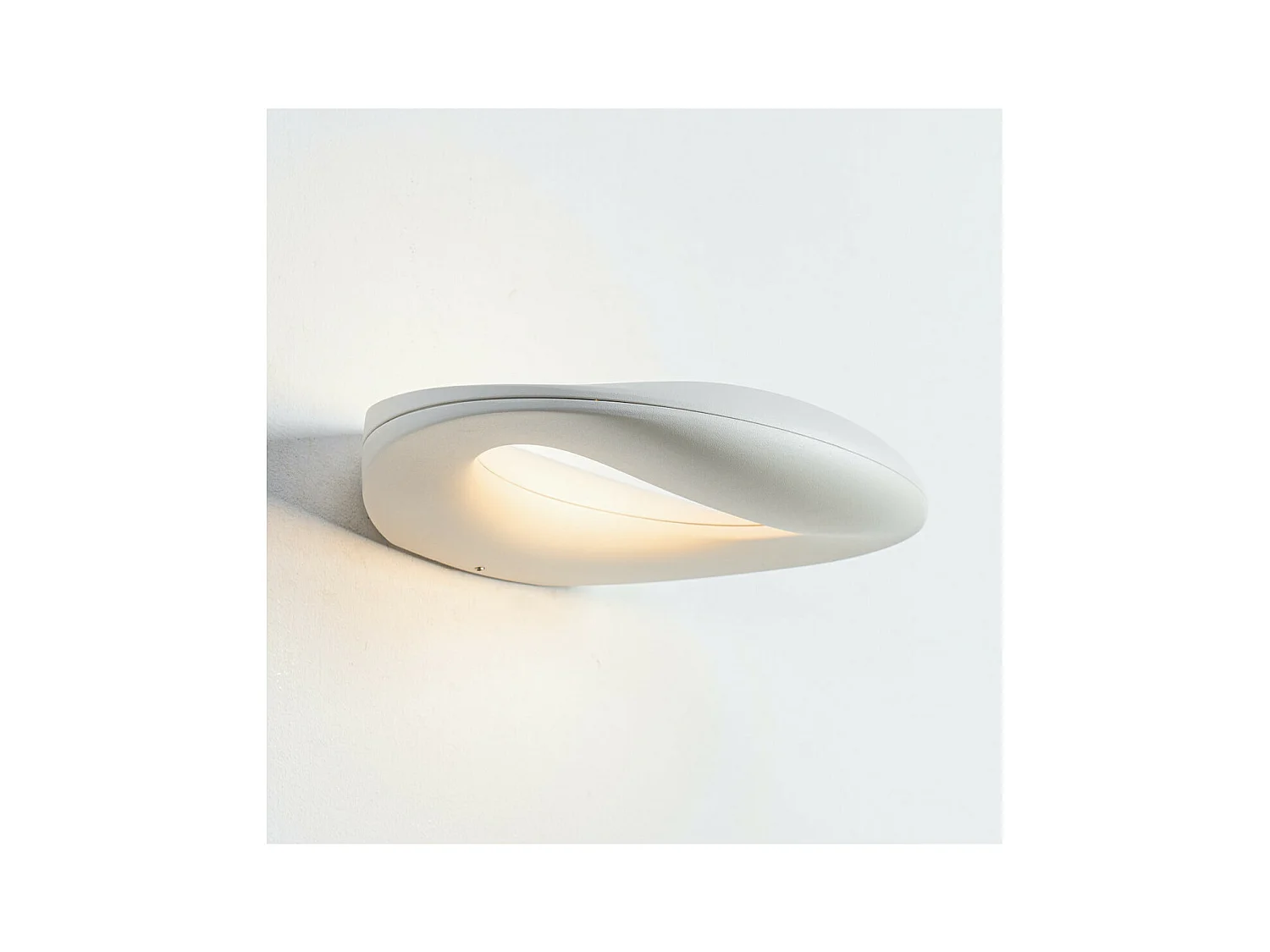 Applique blanche design LED aux courbes arrondies  - Melia