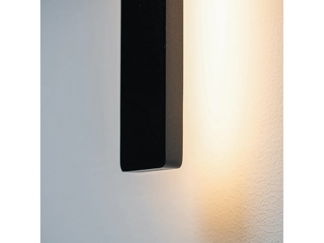 Applique ultra design minimaliste noire LED extérieur - Sambai