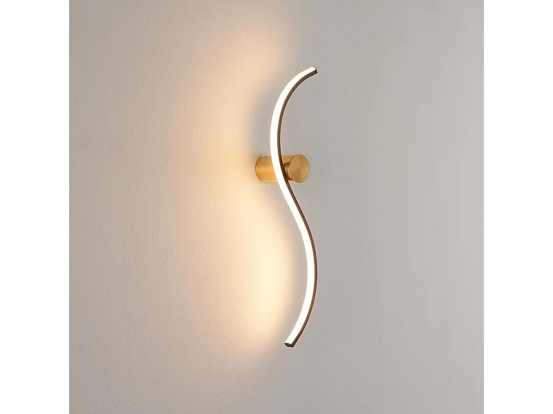 Applique LED longue vague noire et support laiton - Curva