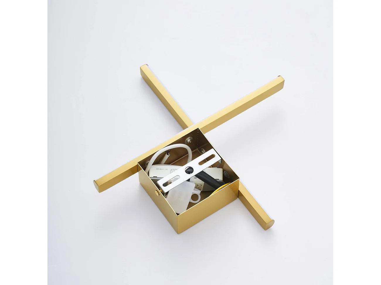 Applique laiton bras entrecroisé LED 30 cm - Fabio