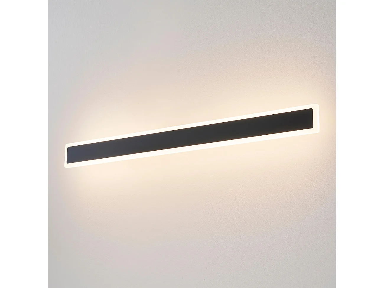 Longue applique noire 103 cm en aluminium IP54 - Mattea