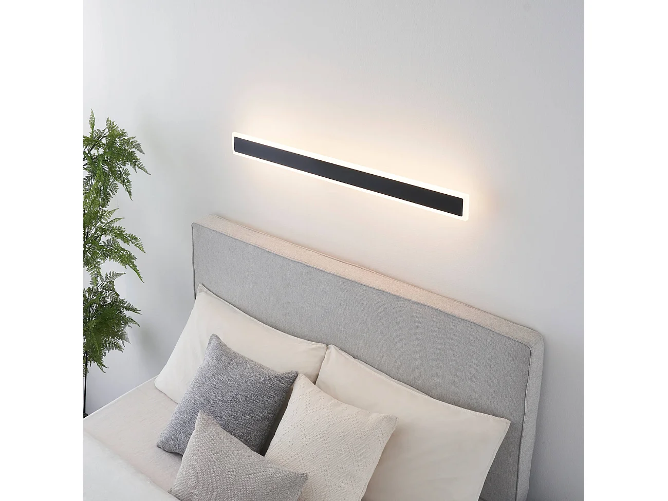 Longue applique noire 103 cm en aluminium IP54 - Mattea