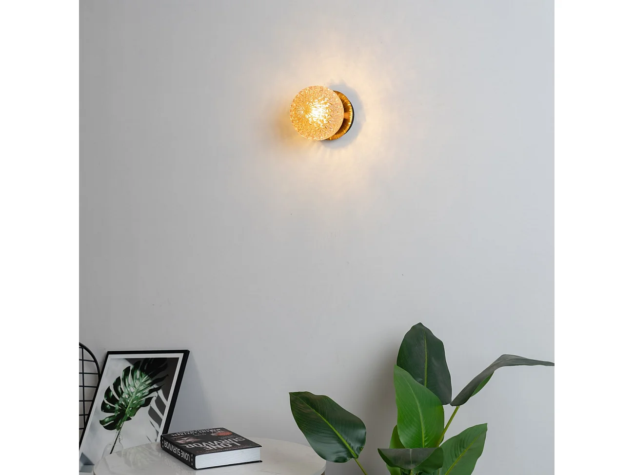 Applique murale en verre et métal dorée - Orian