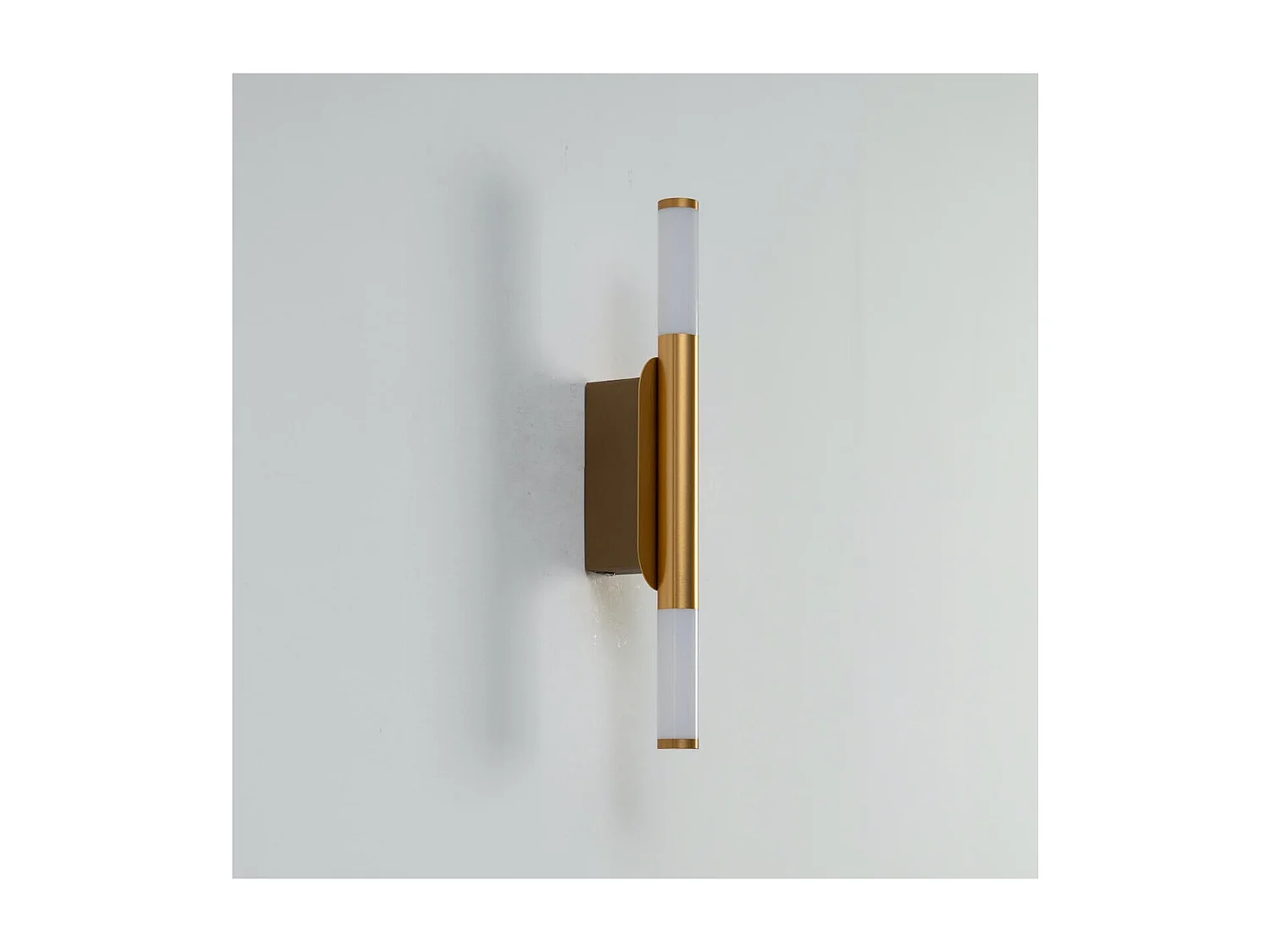 Applique LED  double éclairage doré - Barletta