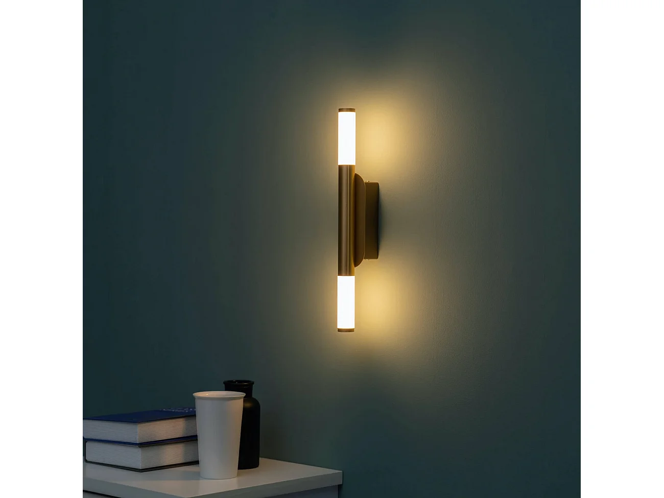 Applique LED  double éclairage doré - Barletta